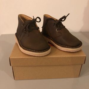 Clark’s kids brown leather desert boot